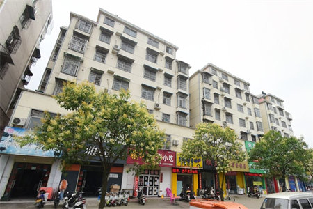 蓝润十年城3室2厅1卫67万100m2精装出售